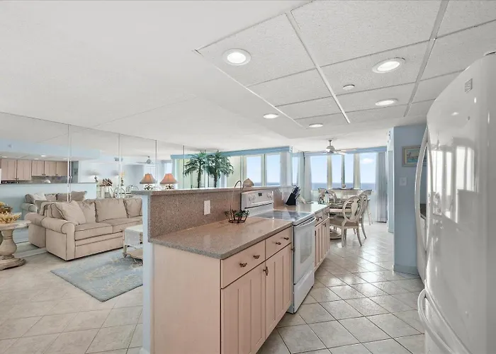 Private Oceanfront Balcony From 3 Bedroom In The Quay Building! *