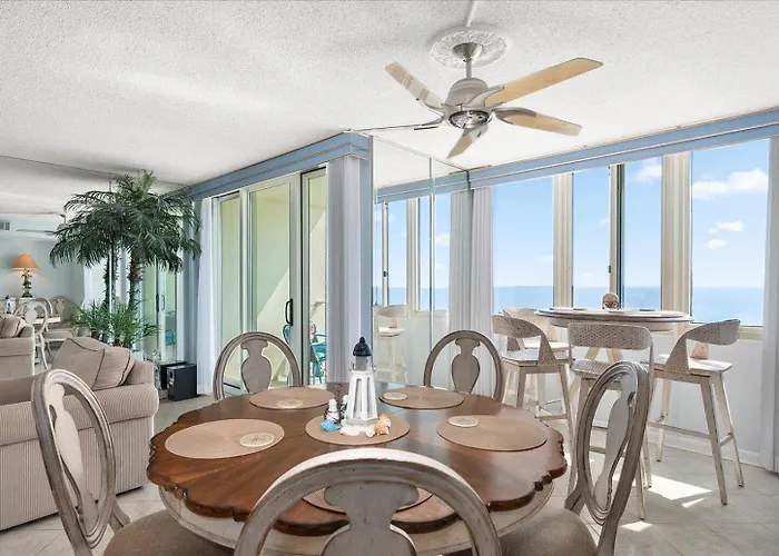 Private Oceanfront Balcony From 3 Bedroom In The Quay Building! Ferienhaus