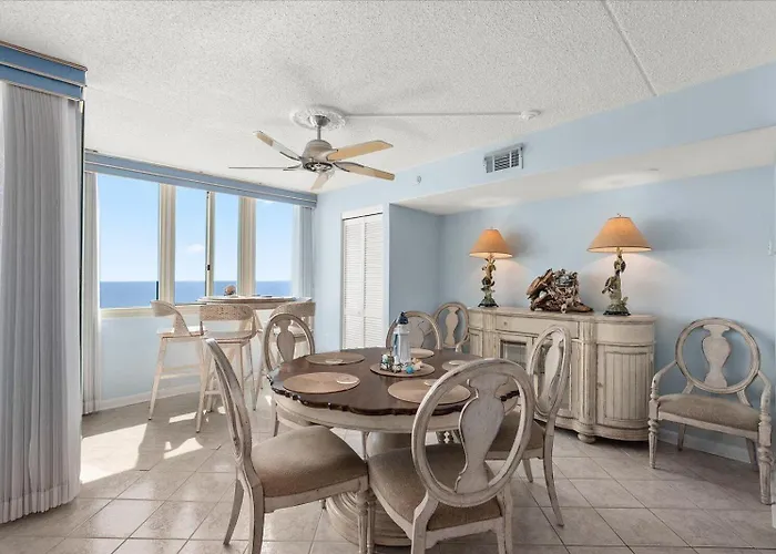 Private Oceanfront Balcony From 3 Bedroom In The Quay Building!