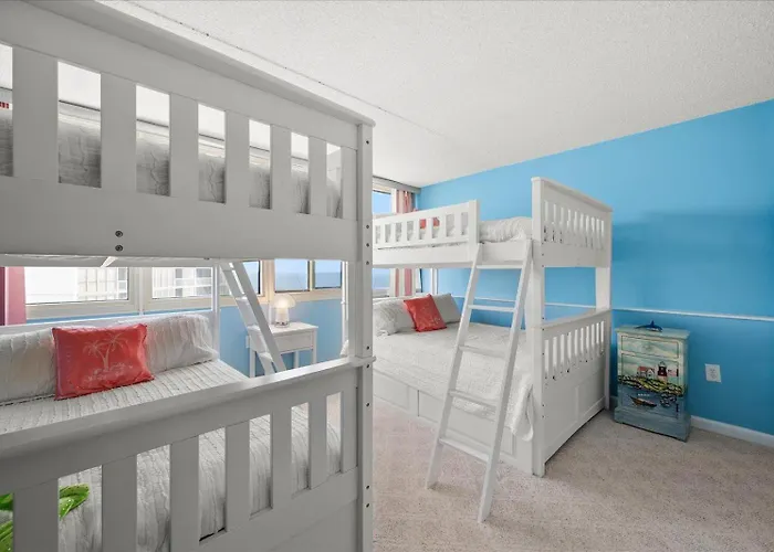 Private Oceanfront Balcony From 3 Bedroom In The Quay Building! Ferienhaus *