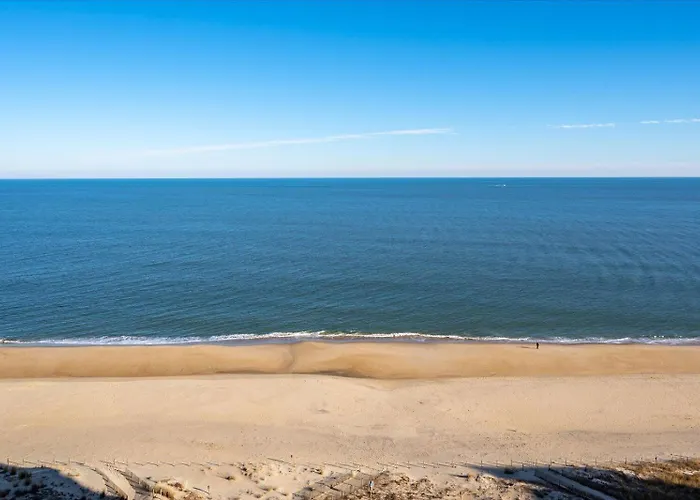Private Oceanfront Balcony From 3 Bedroom In The Quay Building! Ferienhaus *